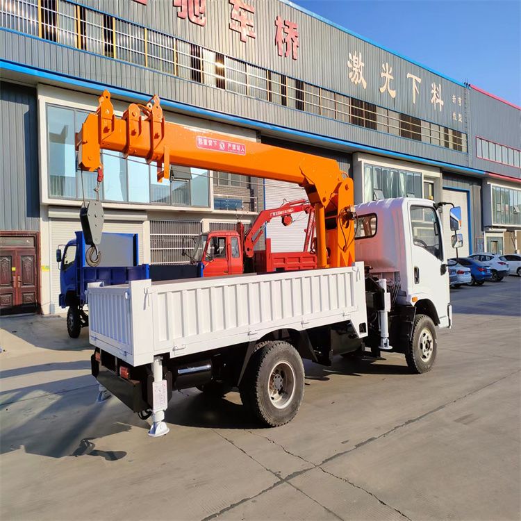 长安区三轮随车吊定制 农用改装机自备吊中瑞长期出售